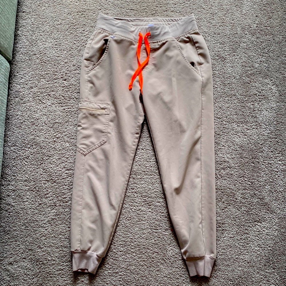 Figs Jogger Scrub Pants - petite XS in tan